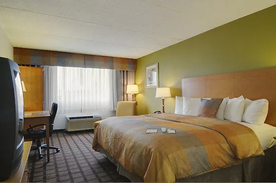 Holiday Hillside Hotel